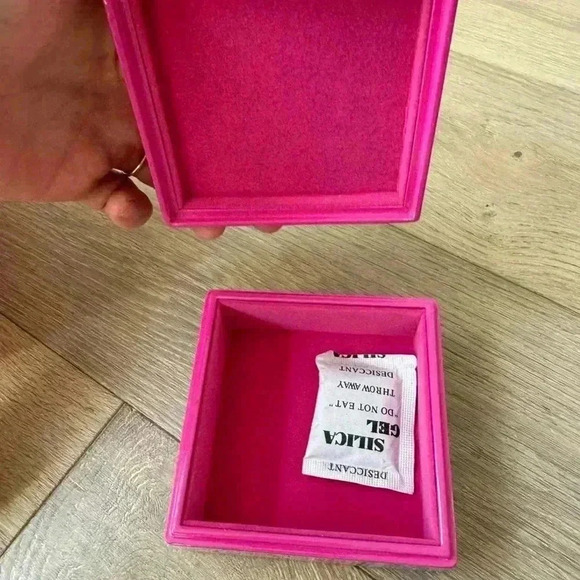 Lilly Pulitzer Too Much is Never Enough Box - Picture 4 of 5